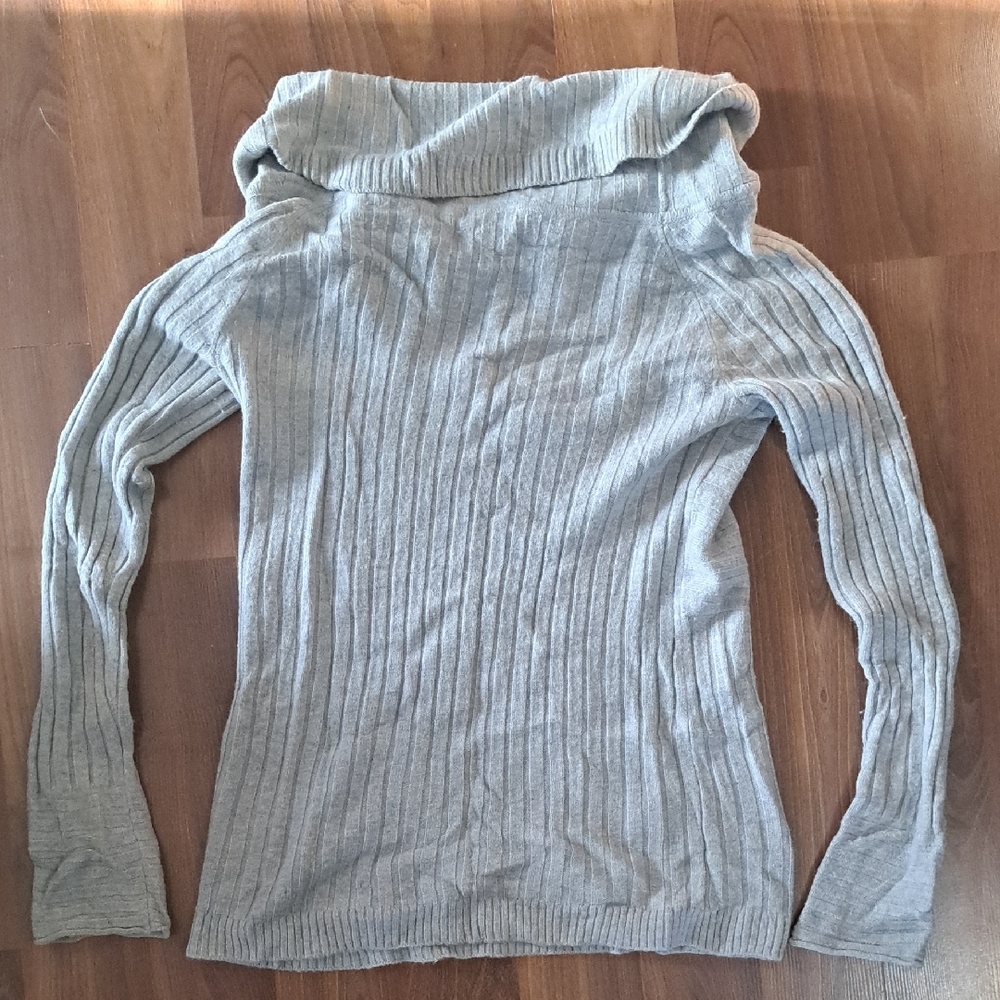 Le Chateau Light Gray Cowl Neck Sweater. Preppy. Cozy. Y2k. - Picture 4 of 4